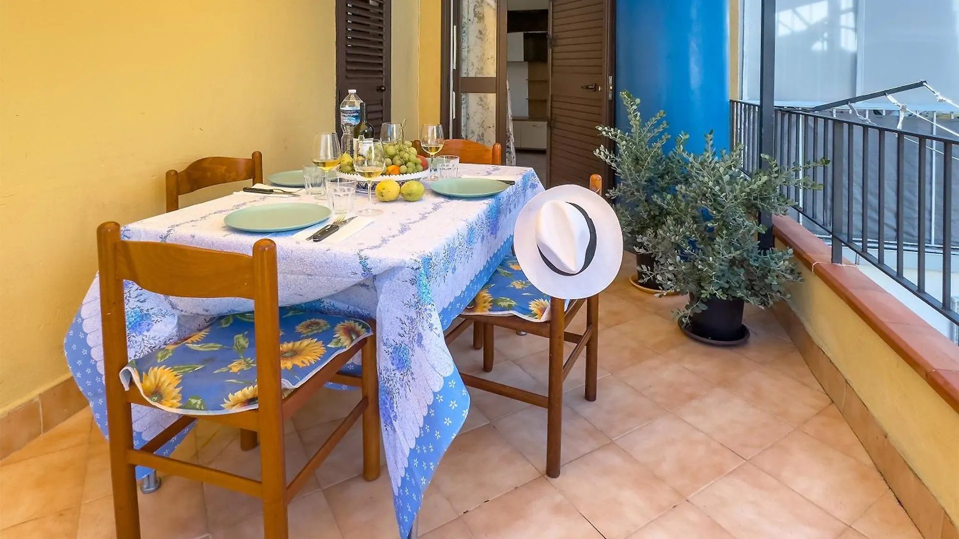 Casa Del Sole Al Mare Con Parchegio Privato Villa Mascali Holiday home